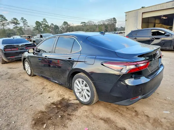 4T1C11AK9MU477164 2021 TOYOTA CAMRY - Image 2