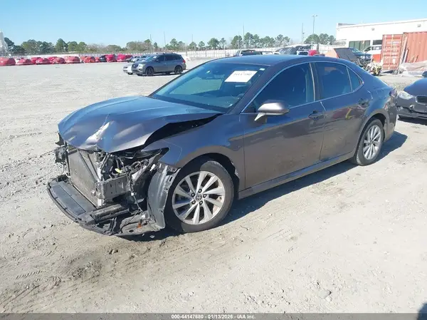4T1C11AK9MU477598 2021 TOYOTA CAMRY - Image 2