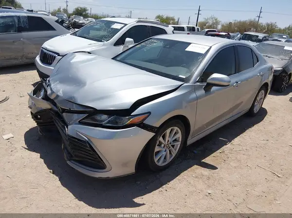 4T1C11AK9MU478055 2021 TOYOTA CAMRY - Image 2
