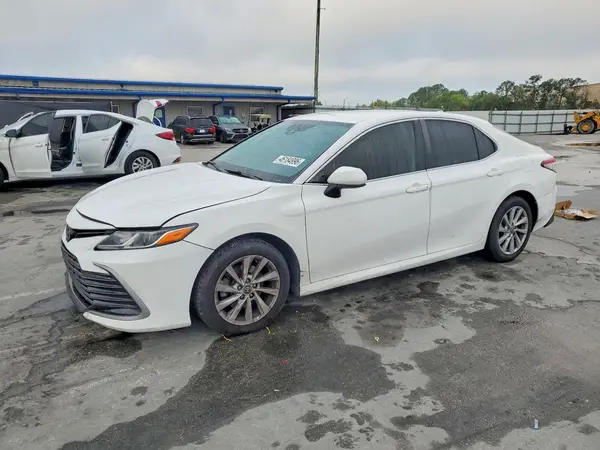 4T1C11AK9MU480808 2021 TOYOTA CAMRY - Image 1