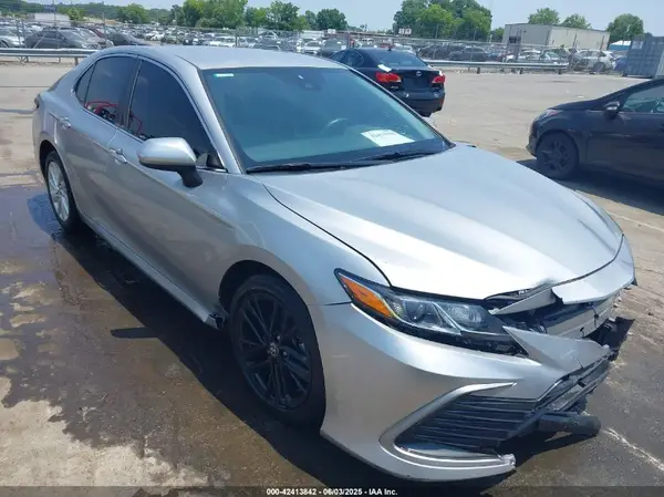 4T1C11AK9MU492442 2021 TOYOTA CAMRY - Image 1
