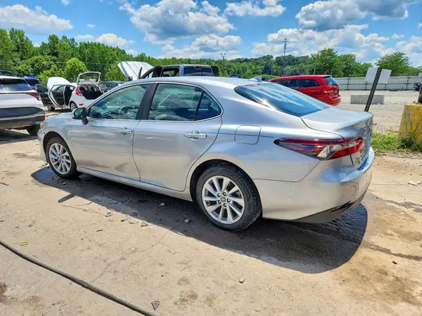 4T1C11AK9MU497754 2021 TOYOTA CAMRY - Image 2