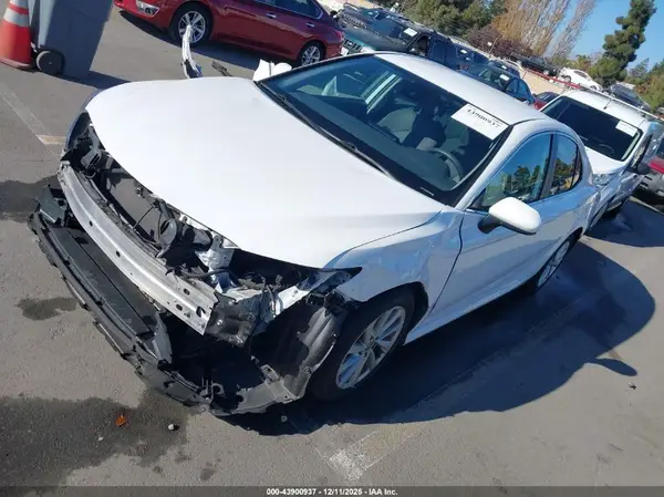 4T1C11AK9MU521020 2021 TOYOTA CAMRY - Image 2