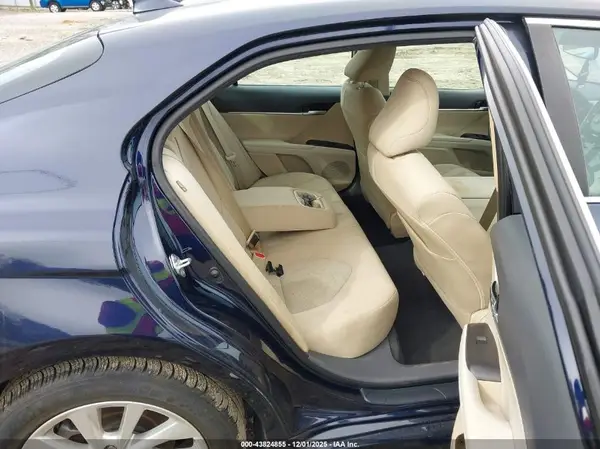 4T1C11AK9MU523303 2021 TOYOTA CAMRY - Image 8
