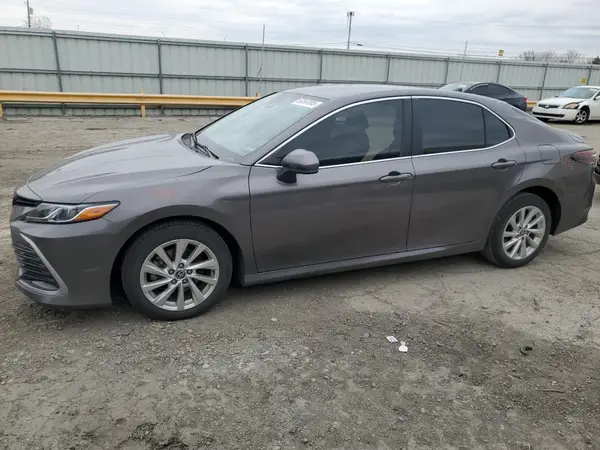 4T1C11AK9MU524385 2021 TOYOTA CAMRY - Image 1