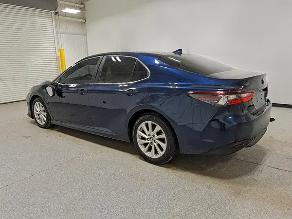 4T1C11AK9MU528579 2021 TOYOTA CAMRY - Image 2