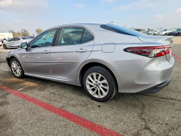 4T1C11AK9MU545981 2021 TOYOTA CAMRY - Image 2