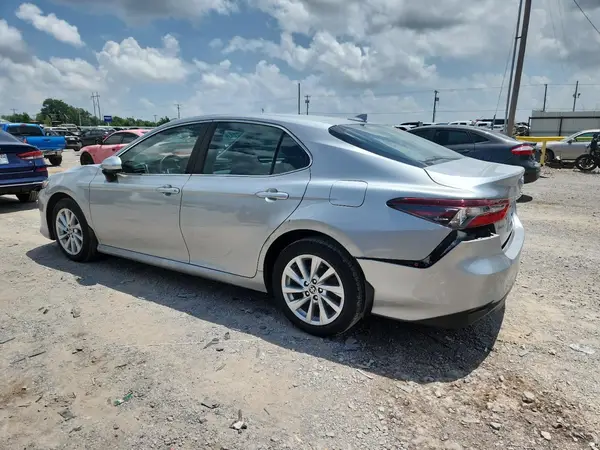 4T1C11AK9MU547293 2021 TOYOTA CAMRY - Image 2