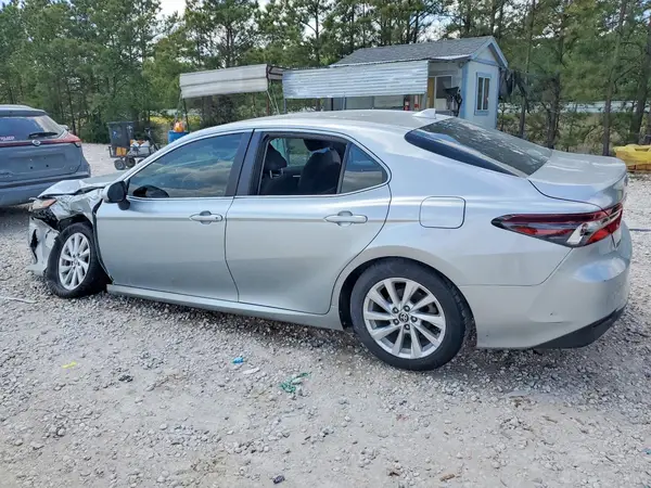 4T1C11AK9MU549786 2021 TOYOTA CAMRY - Image 2