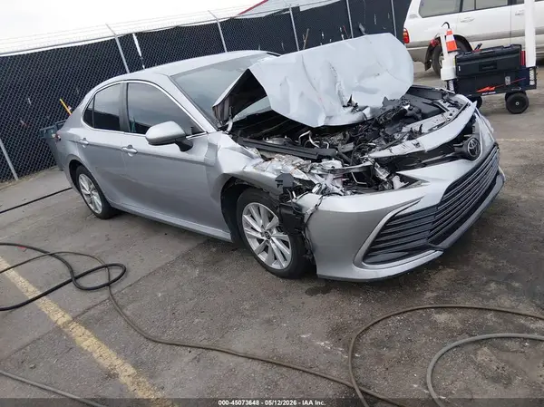 4T1C11AK9MU552056 2021 TOYOTA CAMRY - Image 1