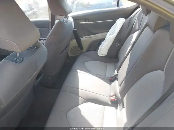 4T1C11AK9MU555362 2021 TOYOTA CAMRY - Image 8