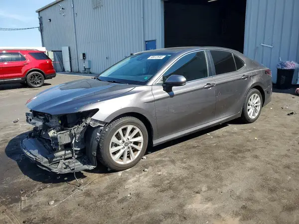 4T1C11AK9MU562442 2021 TOYOTA CAMRY - Image 1