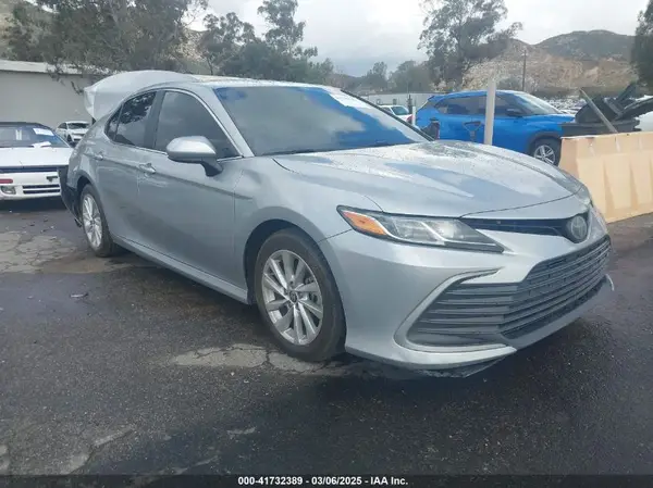 4T1C11AK9MU564420 2021 TOYOTA CAMRY - Image 1