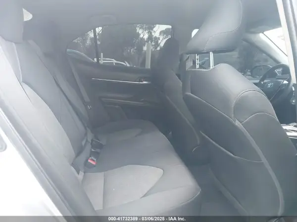 4T1C11AK9MU564420 2021 TOYOTA CAMRY - Image 8