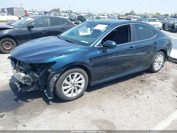 4T1C11AK9MU564529 2021 TOYOTA CAMRY - Image 2