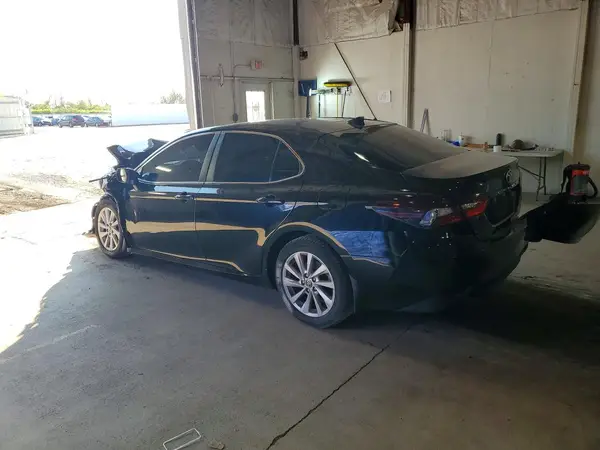4T1C11AK9MU566054 2021 TOYOTA CAMRY - Image 2