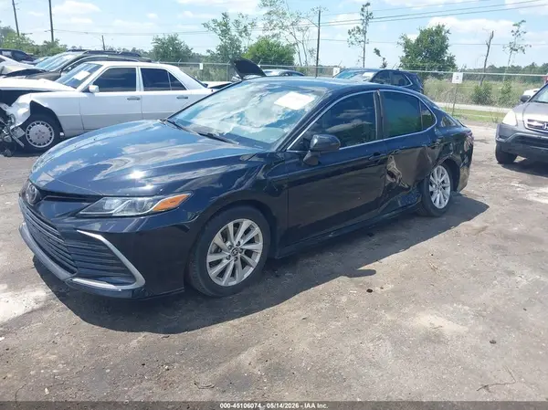 4T1C11AK9MU570072 2021 TOYOTA CAMRY - Image 2