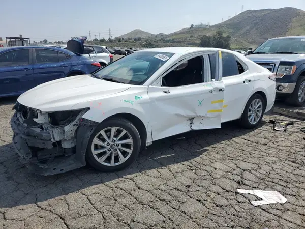 4T1C11AK9MU571299 2021 TOYOTA CAMRY - Image 1