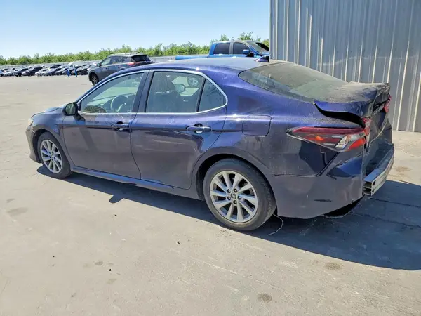 4T1C11AK9MU572601 2021 TOYOTA CAMRY - Image 2
