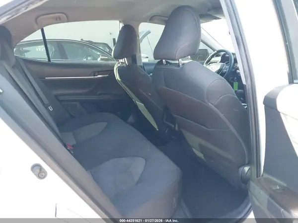 4T1C11AK9MU576258 2021 TOYOTA CAMRY - Image 8