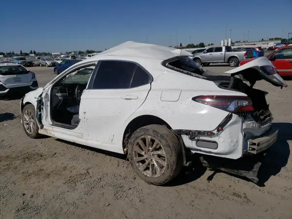 4T1C11AK9MU578415 2021 TOYOTA CAMRY - Image 2