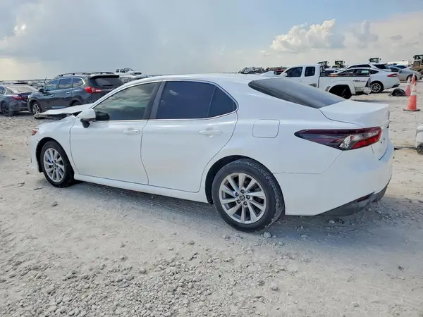 4T1C11AK9MU581511 2021 TOYOTA CAMRY - Image 2