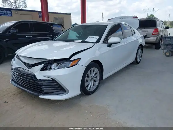 4T1C11AK9MU584845 2021 TOYOTA CAMRY - Image 2