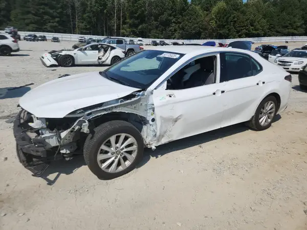 4T1C11AK9MU586093 2021 TOYOTA CAMRY - Image 1
