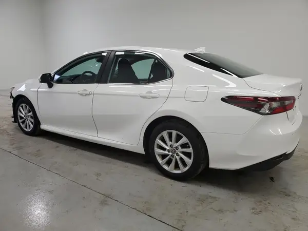 4T1C11AK9MU587440 2021 TOYOTA CAMRY - Image 2