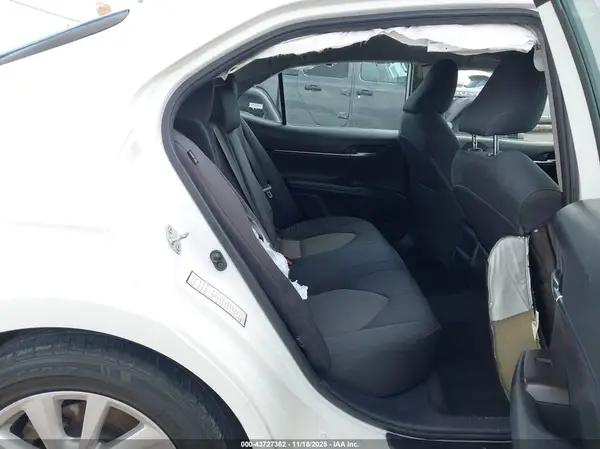 4T1C11AK9MU587812 2021 TOYOTA CAMRY - Image 8