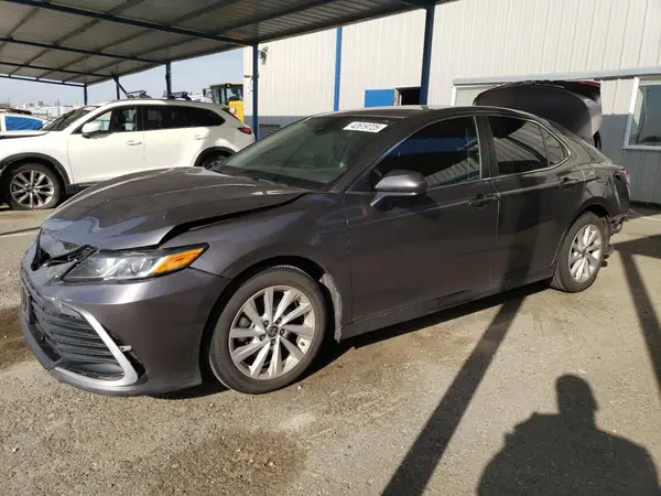 4T1C11AK9MU590693 2021 TOYOTA CAMRY - Image 1