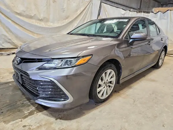 4T1C11AK9MU590712 2021 TOYOTA CAMRY - Image 1