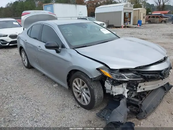 4T1C11AK9MU599703 2021 TOYOTA CAMRY - Image 1