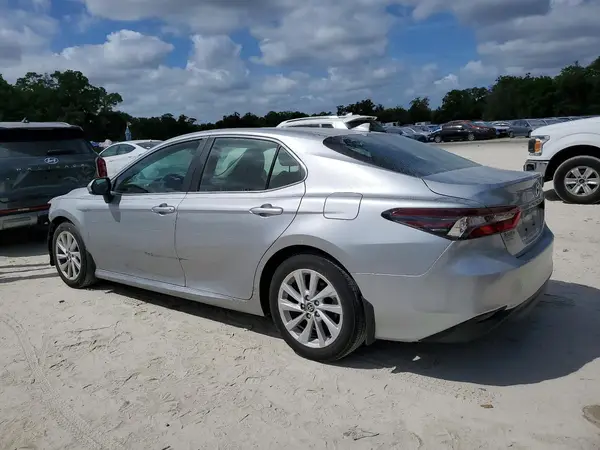 4T1C11AK9MU608285 2021 TOYOTA CAMRY - Image 2