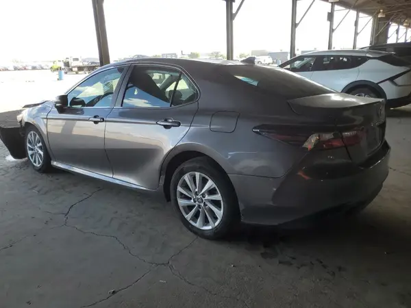4T1C11AK9NU010649 2022 TOYOTA CAMRY - Image 2