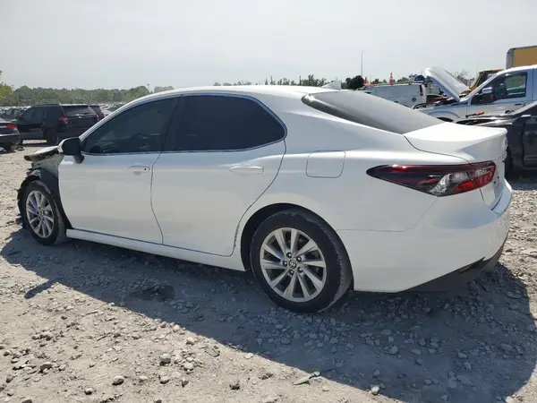 4T1C11AK9NU017813 2022 TOYOTA CAMRY - Image 2