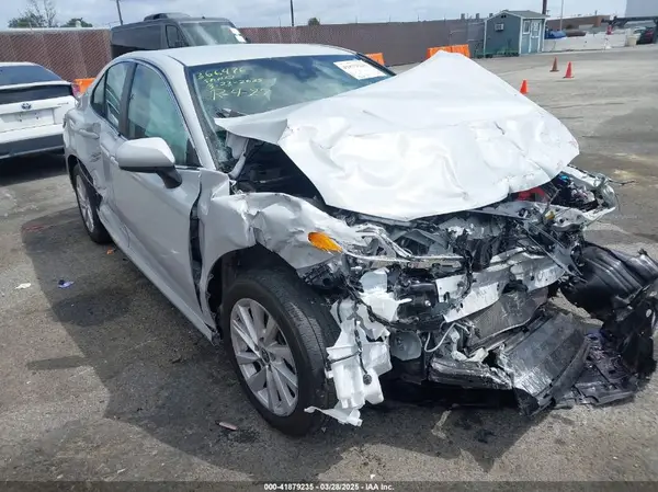 4T1C11AK9NU017908 2022 TOYOTA CAMRY - Image 1