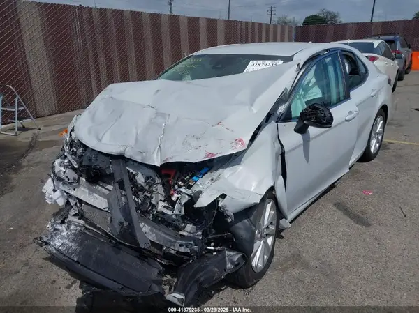 4T1C11AK9NU017908 2022 TOYOTA CAMRY - Image 2