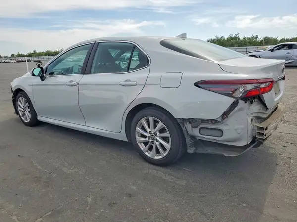 4T1C11AK9NU019965 2022 TOYOTA CAMRY - Image 2