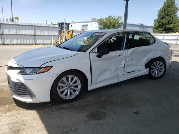 4T1C11AK9NU023448 2022 TOYOTA CAMRY - Image 1