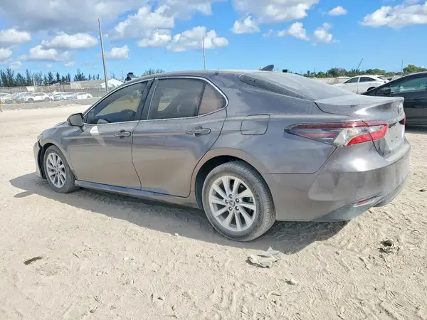 4T1C11AK9NU041884 2022 TOYOTA CAMRY - Image 2