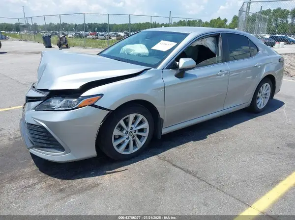 4T1C11AK9NU051489 2022 TOYOTA CAMRY - Image 2