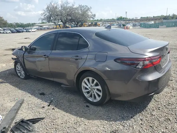 4T1C11AK9NU052111 2022 TOYOTA CAMRY - Image 2