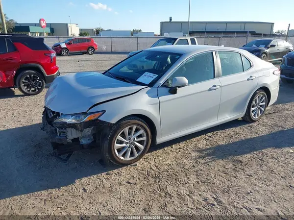 4T1C11AK9NU053310 2022 TOYOTA CAMRY - Image 2