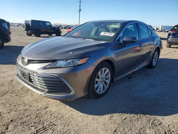 4T1C11AK9NU054229 2022 TOYOTA CAMRY - Image 1