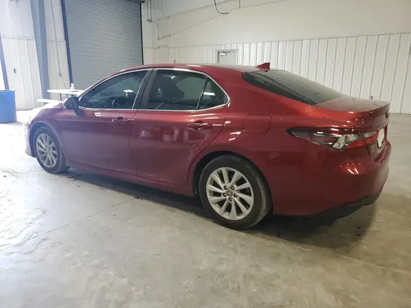 4T1C11AK9NU054313 2022 TOYOTA CAMRY - Image 2
