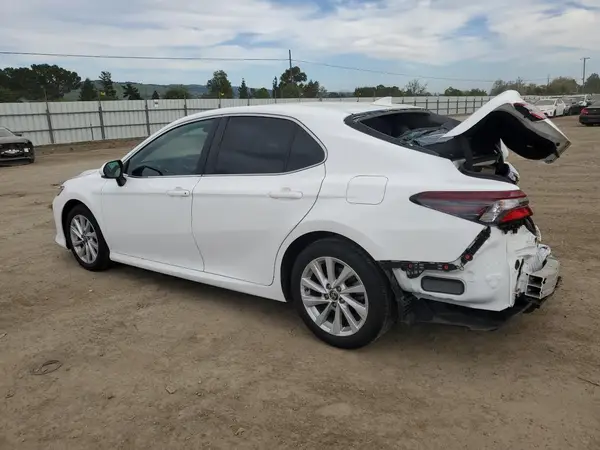 4T1C11AK9NU056756 2022 TOYOTA CAMRY - Image 2