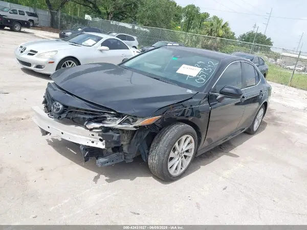 4T1C11AK9NU057342 2022 TOYOTA CAMRY - Image 2