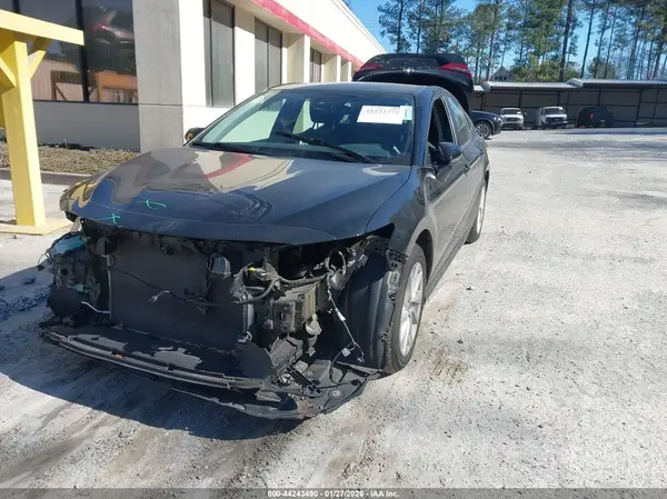 4T1C11AK9NU062606 2022 TOYOTA CAMRY - Image 2