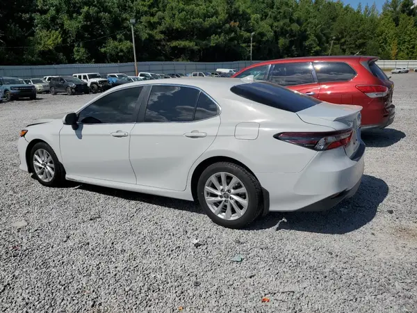 4T1C11AK9NU064646 2022 TOYOTA CAMRY - Image 2